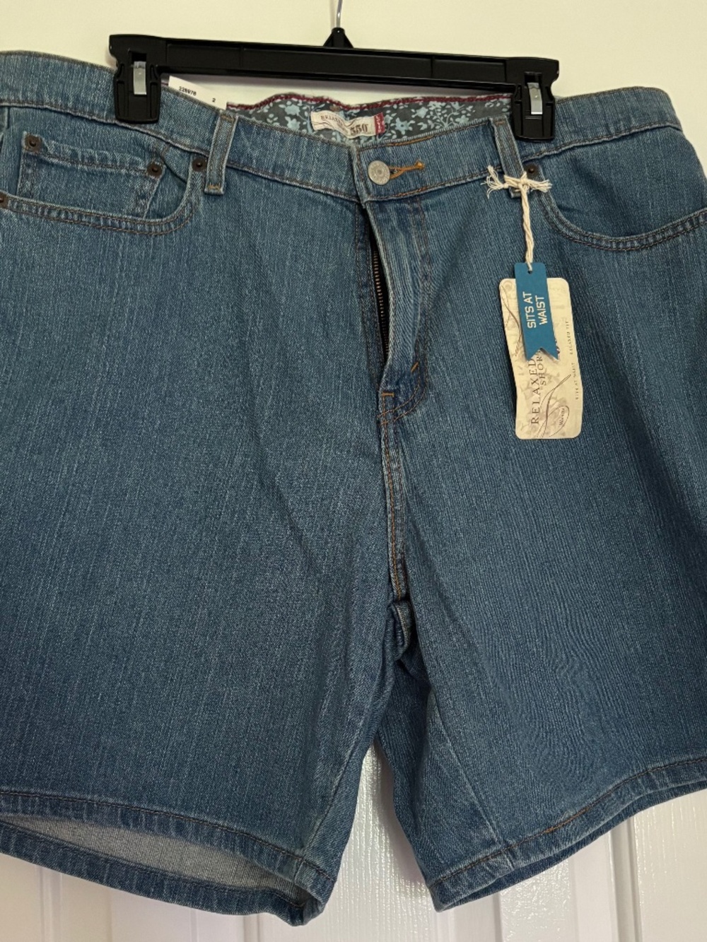 Levi’s Jean shorts New with tags! 550 Relax Fit Misses Size 18